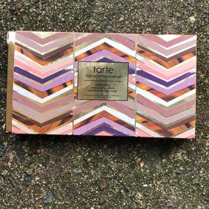 Gently used Tarte makeup platte.